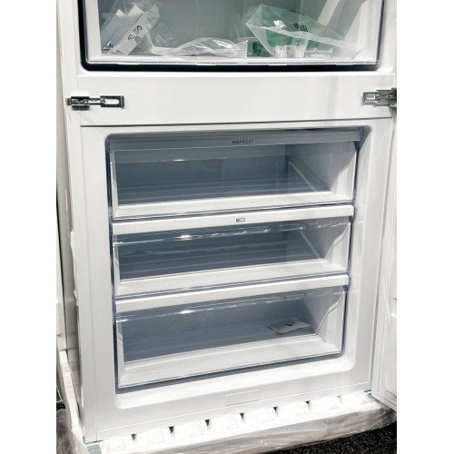 Холодильник ELECTROLUX KNS7TE75S