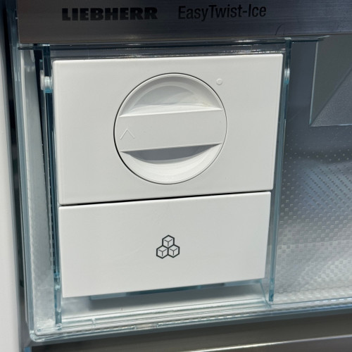 Холодильник LIEBHERR CBNbda 5223