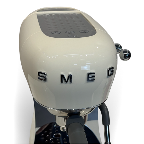 Кофемашина SMEG ECF 02 CREU