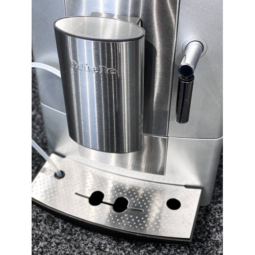 Кофемашина CM 5200 Black/chrome